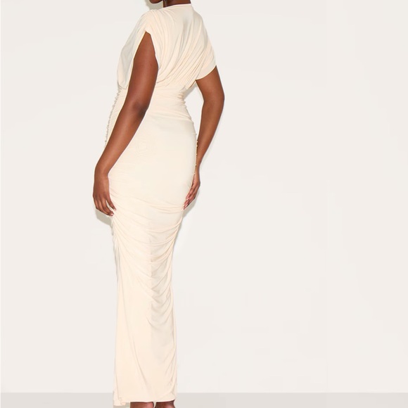 BUTTER YELLOW DOUBLE LAYER SLINKY RUCHED BATWING MAXI DRESS - Picture 2 of 4